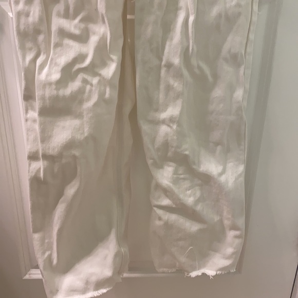 White baggy cargo pants from PrettyLittleThing. New condition. Size 0 - Picture 7 of 9